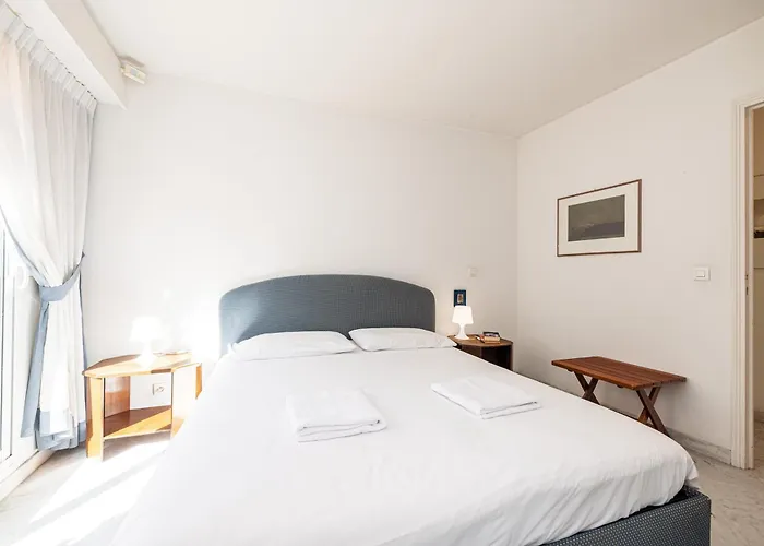 Victoria Sole & Mare