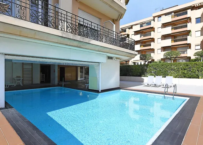 Victoria Sole & Mare