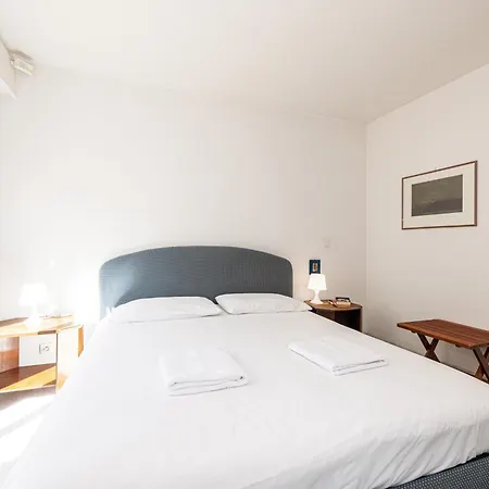 Victoria Sole & Mare